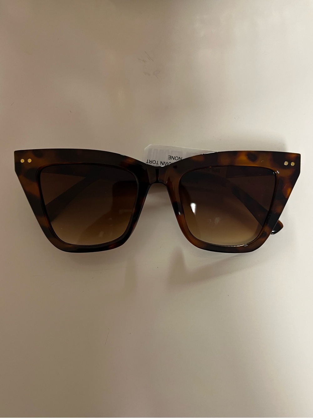 Tortoiseshell sunglasses with brown lenses - Picture 2 of 2